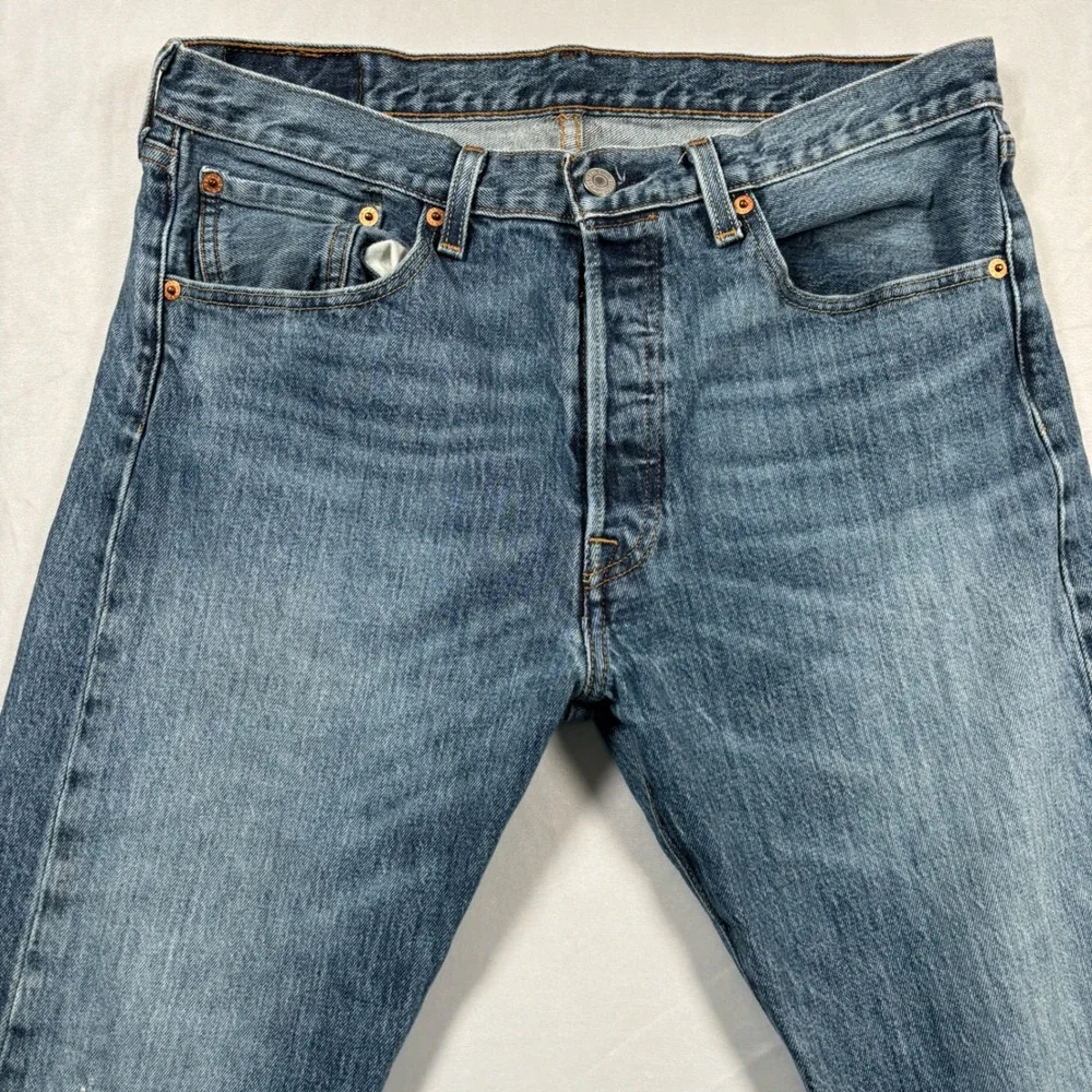Levi's 501 Original Fit Jeans Mens 33x31 Blue Denim Button Fly Straight Leg